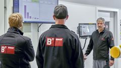 Aufnahme aus der Produktion. 3 Mitarbeiter der Berghof Membranes