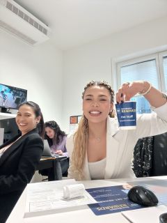 Drei Personen im Büro in Linz