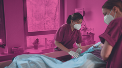 Pflegerin am Krankenbett