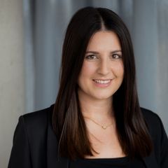Ein Bild von Laura Oberndorfer, der Personalreferentin zuständig für die Mitarbeiter in den Bädern. 