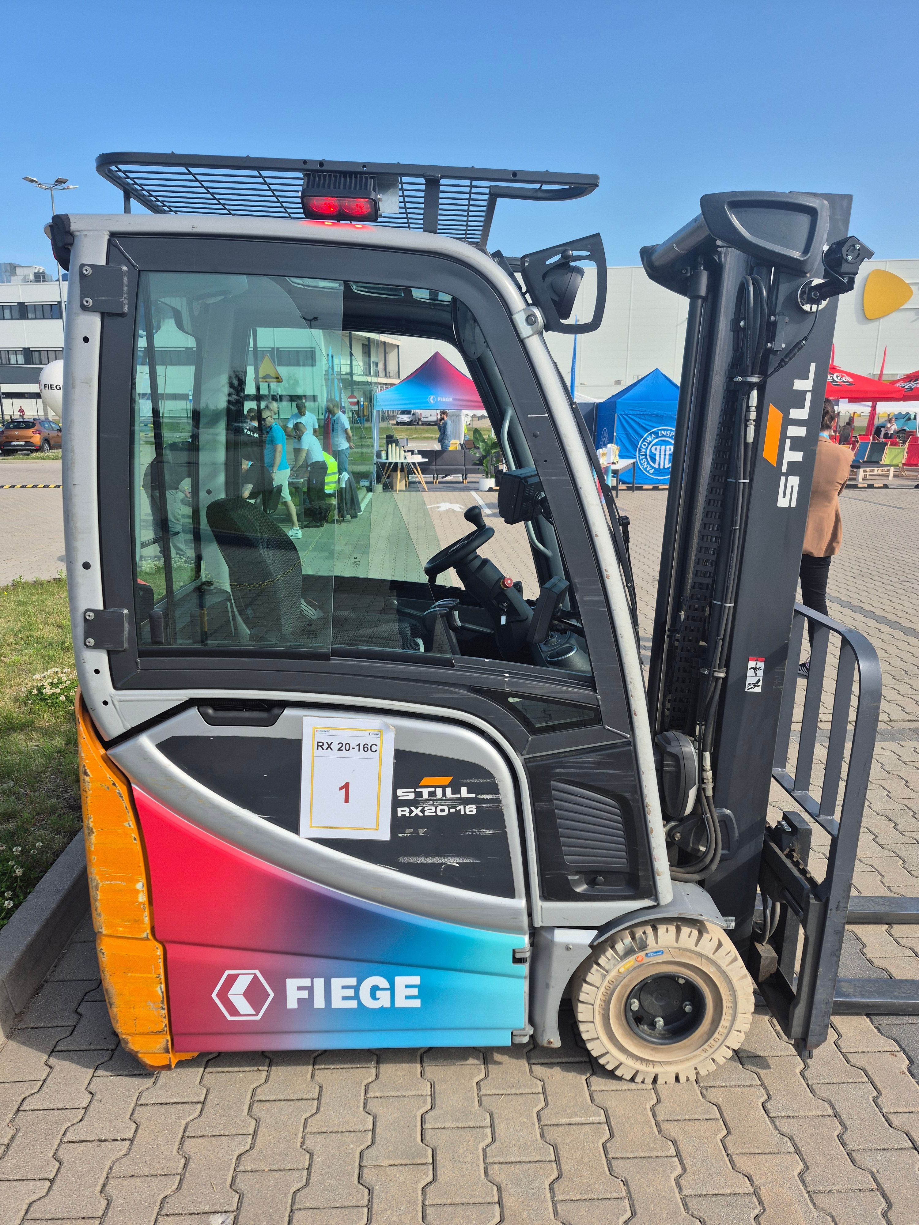 Lorem ipsum dolor sit amet, consetetur sadipscing elitred diam nonumy eirmod tempor invidunt ut labour.