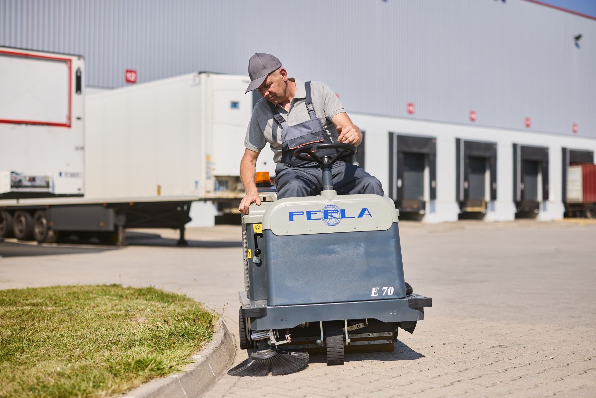 Lorem ipsum dolor sit amet, consetetur sadipscing elitred diam nonumy eirmod tempor invidunt ut labore.