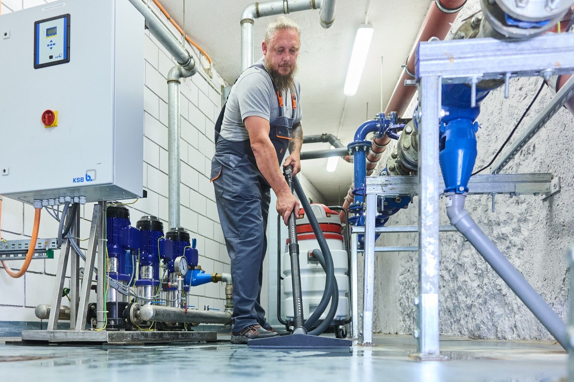 Lorem ipsum dolor sit amet, consetetur sadipscing elitred diam nonumy eirmod tempor invidunt ut labore.