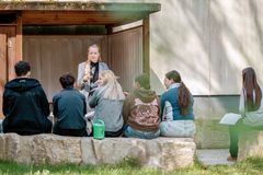 Schule im Berufskolleg, Vortrag im Garten