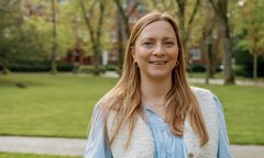 Portraitfoto von Fanny Wegner, Referentin im Recruiting.
