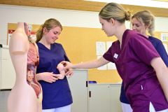 Krankenpflegeschule Unterrichtsszene 