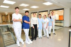 Gruppe von Auszubildenden aus den verschiedensten Bereichen.