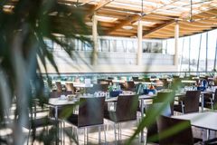 Cafeteria von KOMSA mit Sitzgelegenheiten