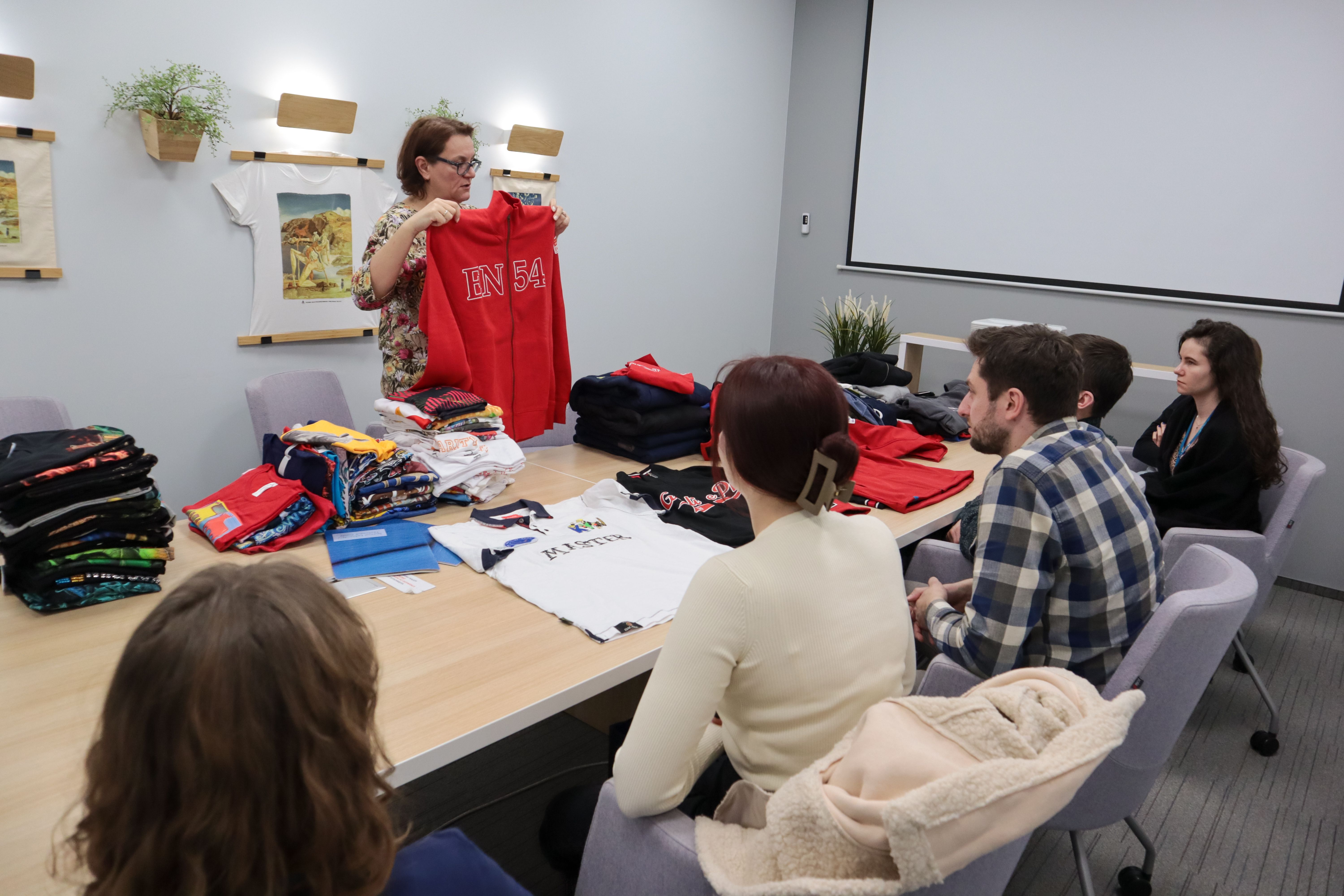 Lorem ipsum dolor sit amet, consetetur sadipscing elitred diam nonumy eirmod tempor invidunt ut labore.