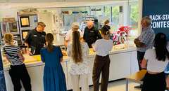 Azubi beim Backwettbewerb Backstar