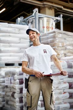 MALZERS Mitarbeiter Lager