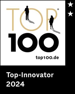 Grafik mit der Aufschrift „TOP 100“ in großen Buchstaben, integriert sind zwei schwarze Personensilhouetten auf den Buchstaben. Darunter steht „top100.de“. Im unteren schwarzen Bereich des Bildes der Text „Top-Innovator 2024“. Rechts am Rand sind zwei weiße Sterne auf schwarzem Hintergrund zu sehen.