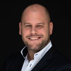 <p><strong><span data-color-id style="color:#fff">Arne Henne</span></strong></p>