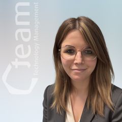 Julia Riedl - HR-Verantwortliche (DE)